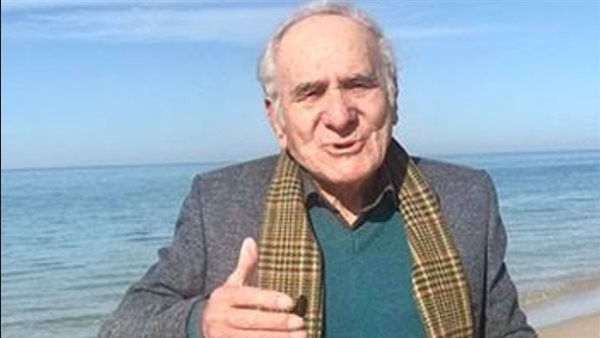 الفنان أحمد الخليلى