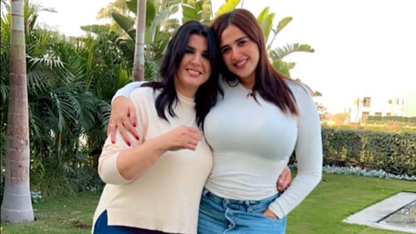 ياسمين عبد العزيز