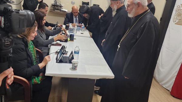 استمرار توافد المصريين