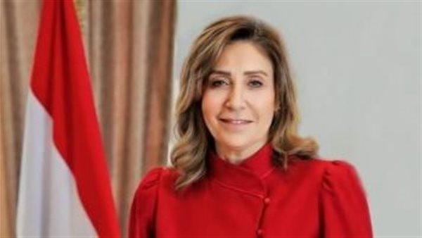 وزيرة الثقافة 