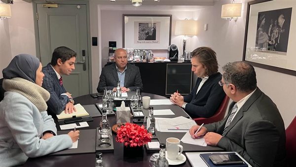 وزير النقل خلال زيارته