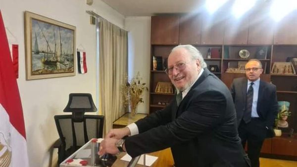 الملك أحمد فؤاد الثانى