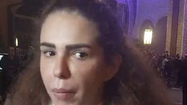 دنيا عبد العزيز 