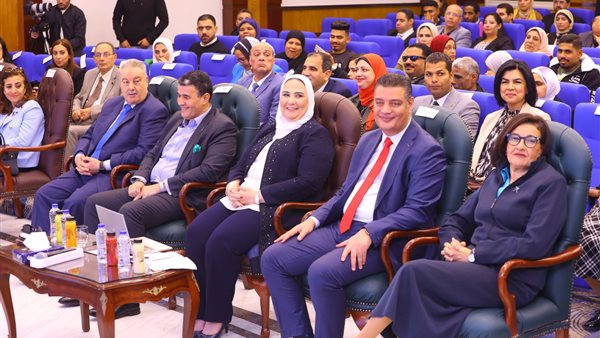 وزيرة التضامن اثناء