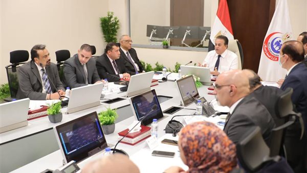 جانب من اجتماع وزير