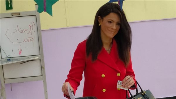 وزيرة التعاون  تدلي