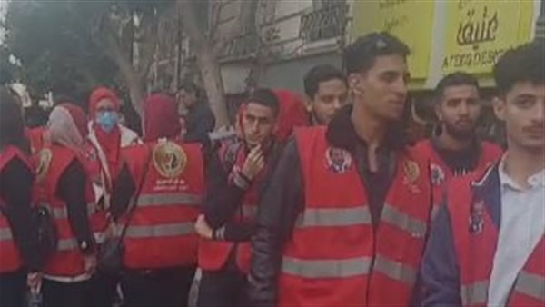  عدد من شباب حزب