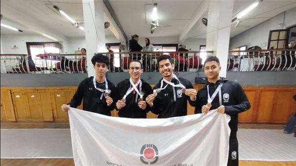 طلاب الجامعة 