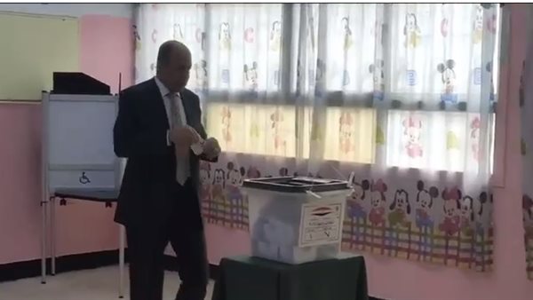 رئيس نادي قضاة اثناء