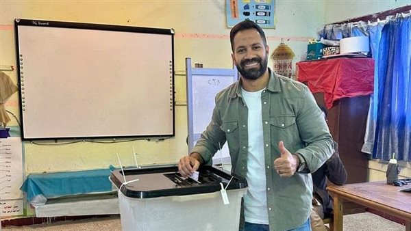 حسني عبد ربه يدلي