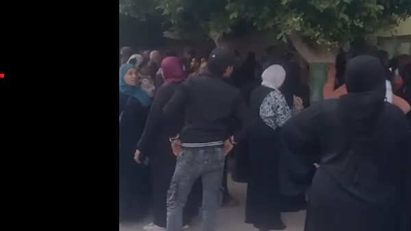 المواطنين أمام اللجان