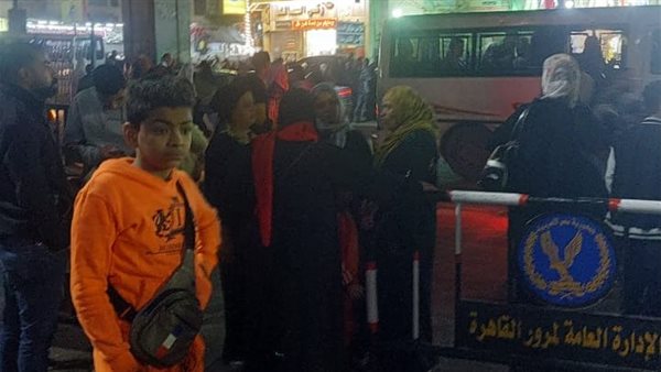 حشد جماهيري من المواطنين