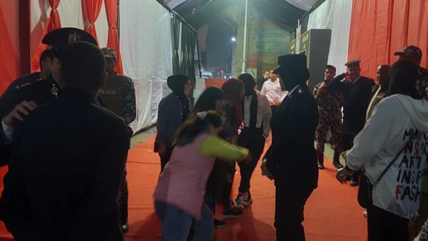 المواطنين اثناء توافدهم