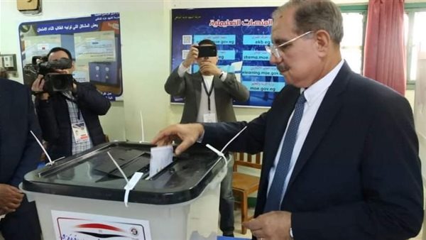 احد المحافظين اثناء