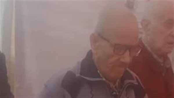 بدا المواطنون الدخول