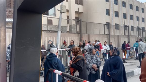  تصويت الناخبون اليوم