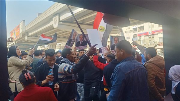 حشود من الناخبين