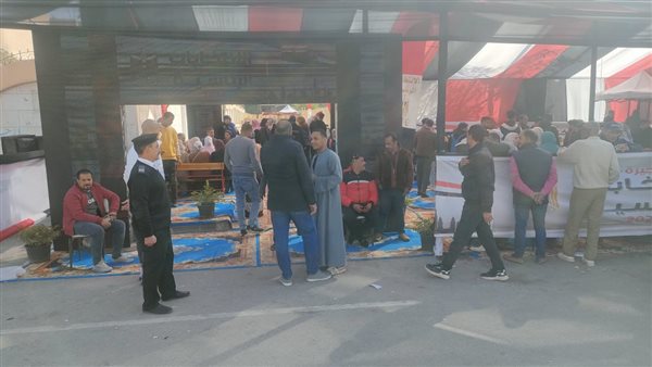 من امام لجنة بالحي