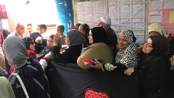 حضور كبير من الناخبين