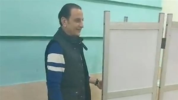 الاعلامي طارق علام