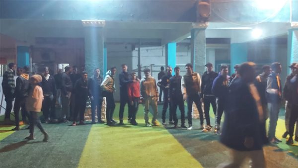 عدد من الشباب في