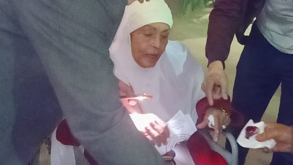 رئيس احدي اللجان