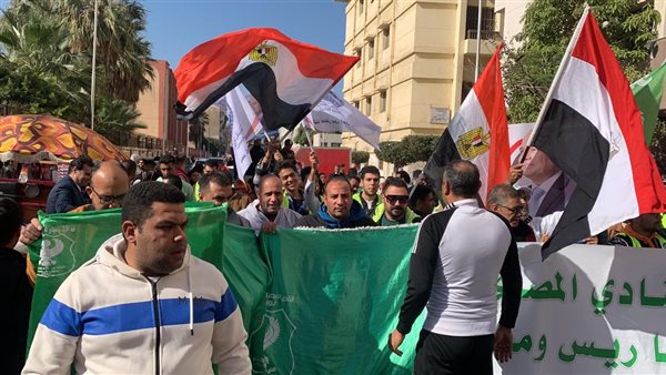 مسيرة حاشدة لجماهير