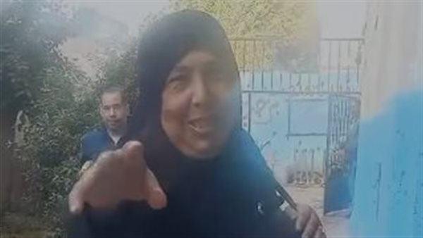 مسنة تشارك بالانتخابات