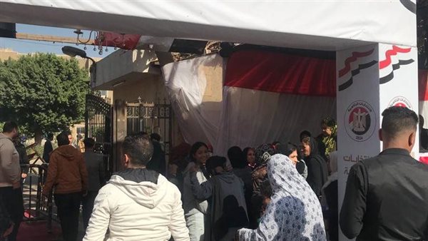 اقبال كثيف للناخبين