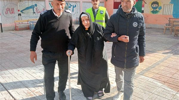 سيدة مصرية  تشارك