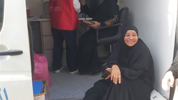 صورة توضح اجراء فحوصات