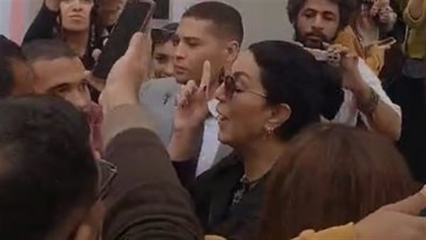 وفاء عامر تدلي بصوتها