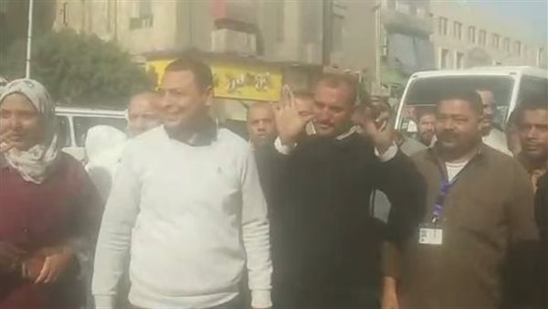 الناخبون يدلون باصواتهم