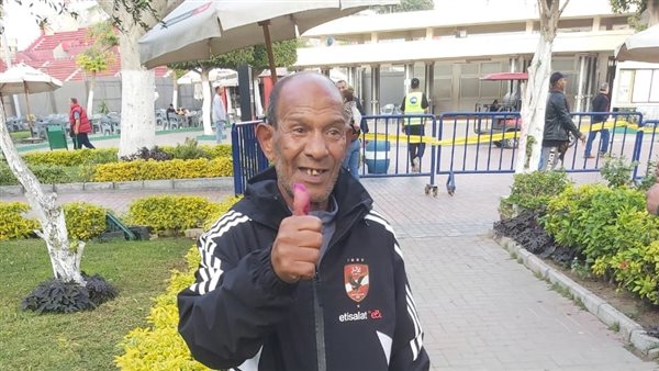 عم حارث  يدلي صوته