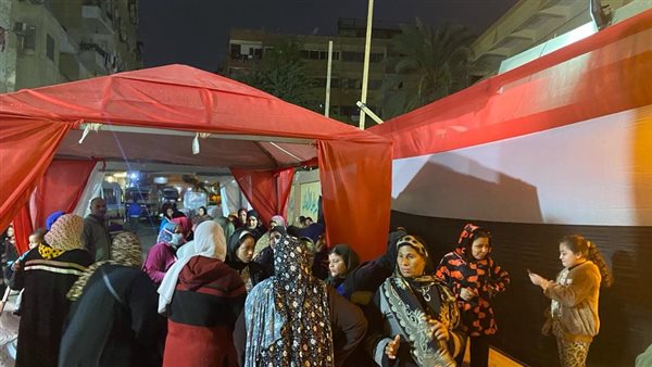 توافد الناخبين على