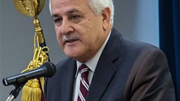 السفير رياض منصور