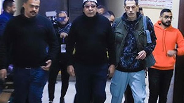 محمد منير يدلي بصوته