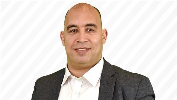 الكاتب الصحفي أحمد