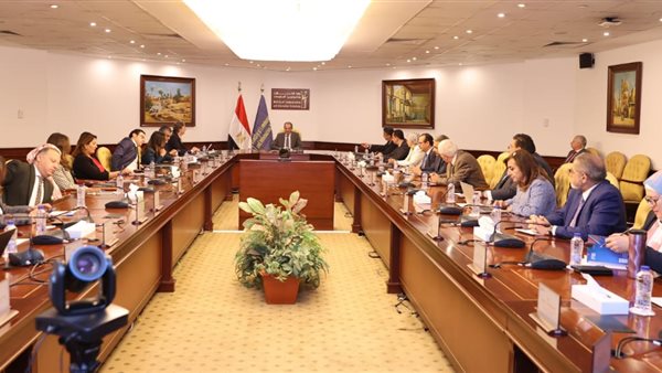  عمرو طلعت وزير الاتصالات