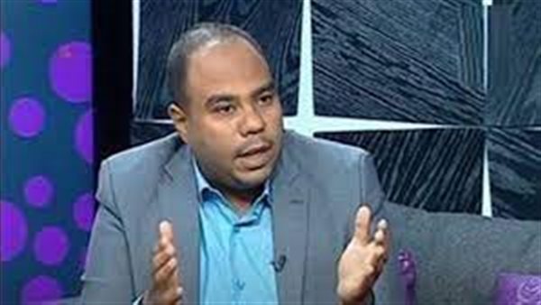 محمود عنبر_ أستاذ