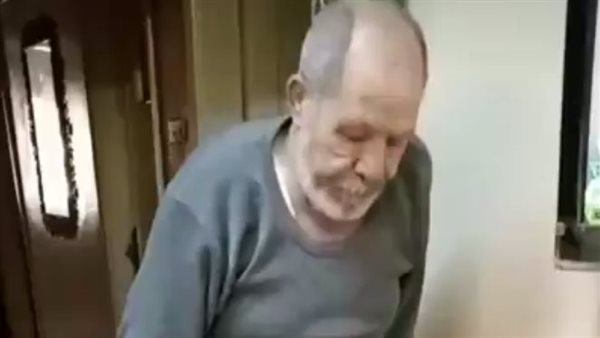 مسن بالبحيرة 