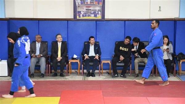 وزير الشباب والرياضة