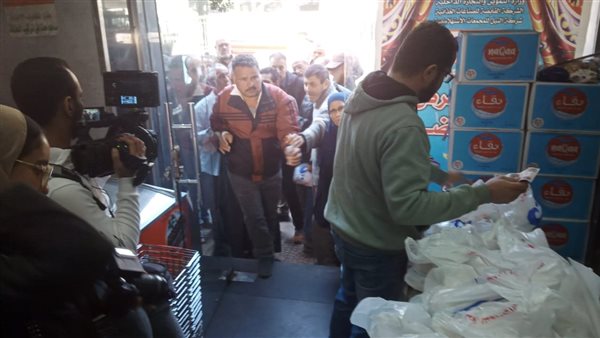 جانب من الضخ بالمجمعات