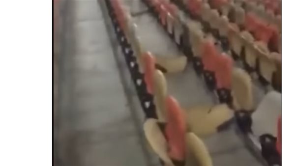 الكراسى المتهالكة