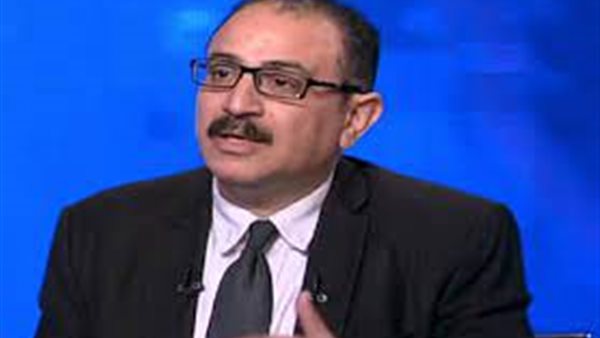  الدكتور طارق فهمي،