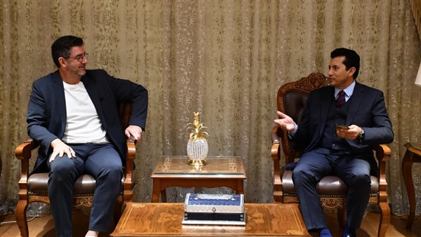 أشرف صبحي وروي فيتوريا