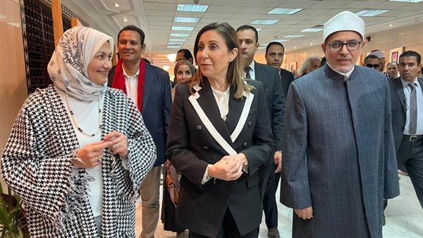 قيادات الأزهر ووزيرة