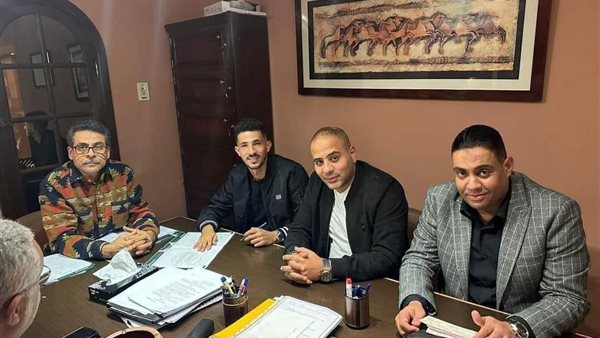 أحمد فتوح يوقع لنادي