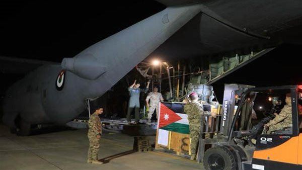 صورة ارشيفية لمساعدات