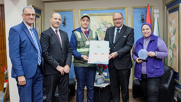 تكريم صاحب المركز